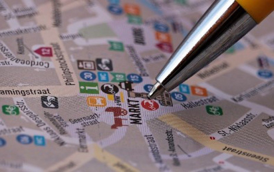  how to save money on vacation