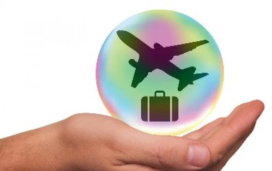  how to save money on vacation